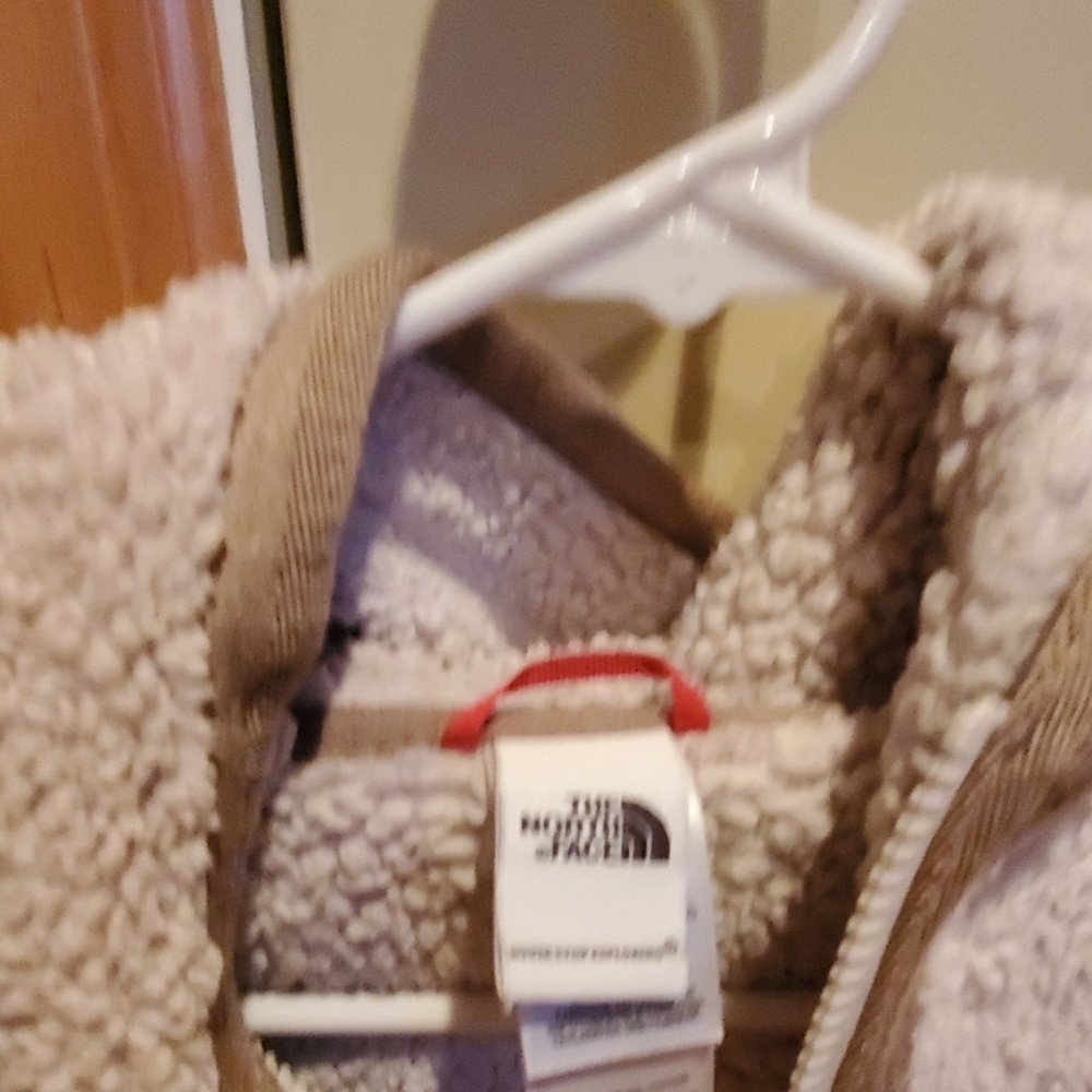 North Face extra warm hoodie - Picture 2 of 3